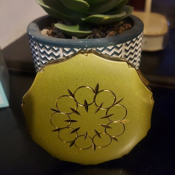 Rare find! KIGU LONDOn 1950 Compact Mrror - Picture 1 of 8